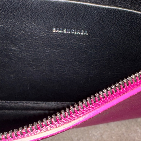 Ville Metallic Shiny Fuchsia Pink Logo Small Clutch Pouch NEW - Picture 4 of 4